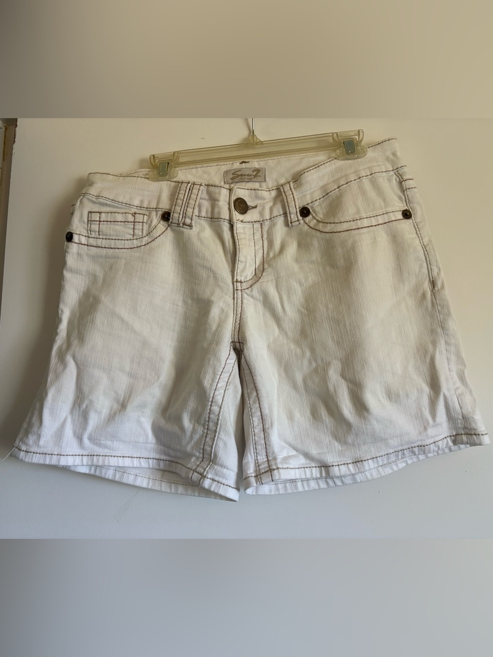Seven7 White Denim Shorts with Contrast Stitching - Picture 4 of 5